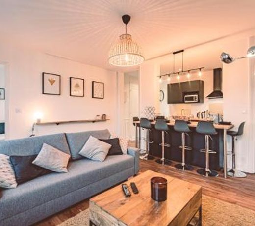 Charme de l'ancien pour cet appartement entiÃ¨rement renove dans l'hypercentre de Reims