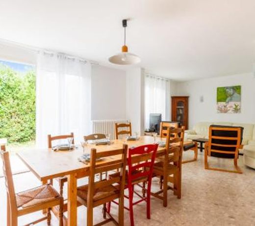 Nice house with a yard - La Rochelle - Welkeys