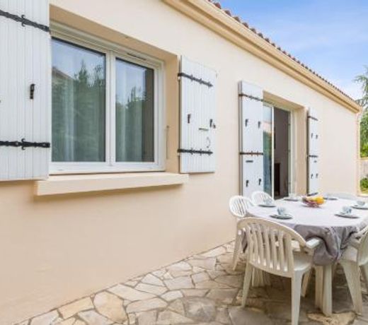 Nice house with a yard - La Rochelle - Welkeys