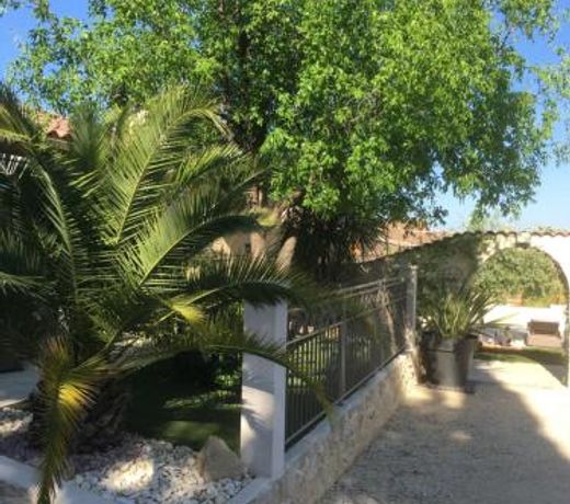 Appartement duplex meuble avec vue sur piscine