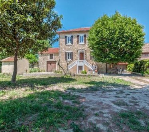 L'Ardeche en Provence avec jardin ombrage