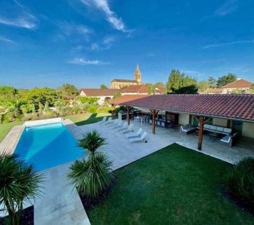 Large House near Marciac & Heated Salt Water Pool