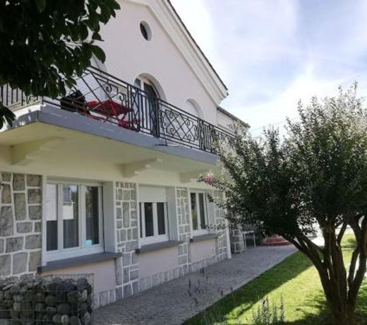 Appartement dans Villa