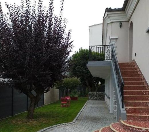 Appartement dans Villa