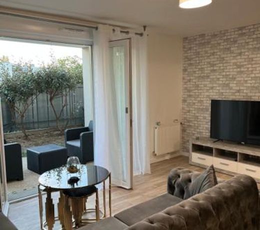 Appartement rez de chaussee avec parking prive