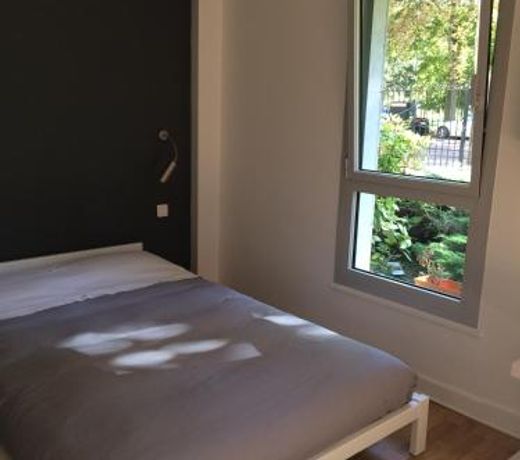 Trés Beau Studio (face bois), 10mn de l'Etoile