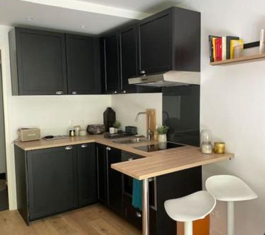 Agréable et moderne studio à Neuilly avec jardin