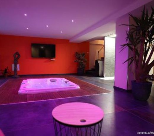 Ds Plaisir Love Room avec sauna, jacuzzi à Nancy