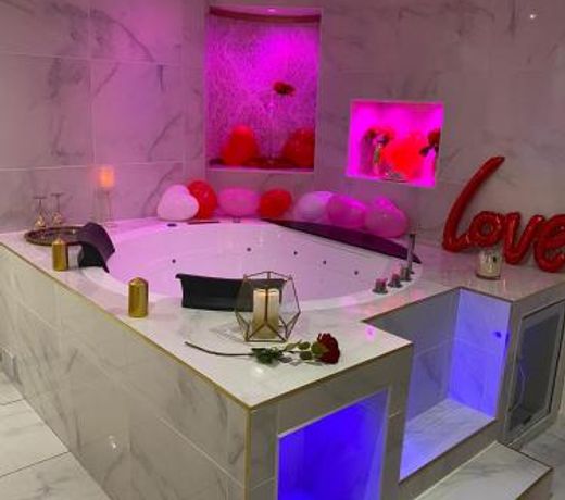 Suite romantique avec jaccuzy Ã  la gare de Montpellier