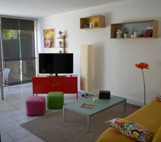 F3 climatise-terrasse 30 m2- Parking-Antigone