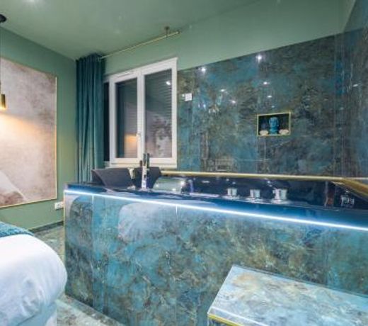 Le Musee dâAphrodite / JACUZZI