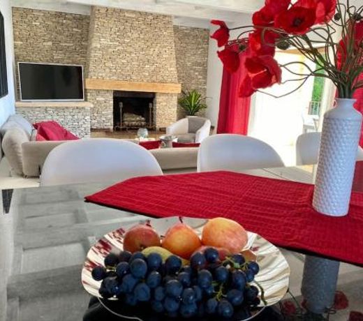 Villa avec Piscine & Jaccusy