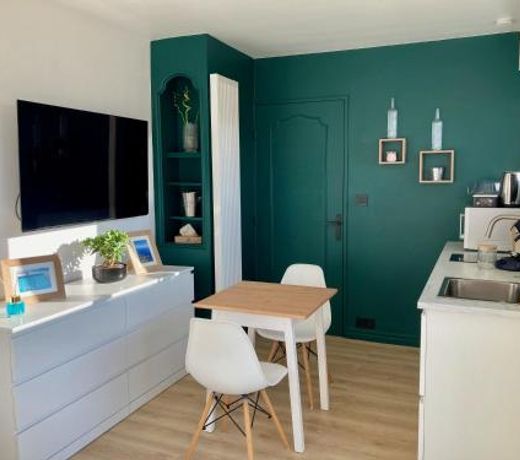 Appartement avec balcon (parking gratuit accole)
