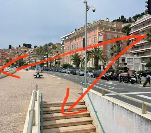 La Room: seaside apartment + terrace + parking