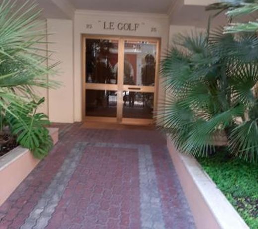 LE GOLF