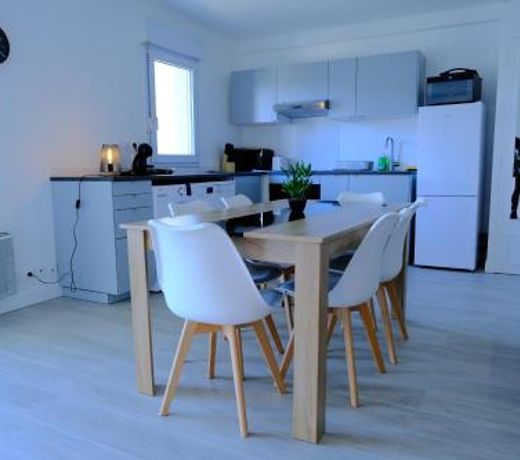 Elegant Appart CALYPSO- 5 MIN Gare de MELUN- PARKING & WIFI
