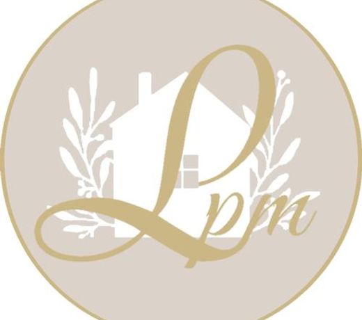 LA PETITE MAISON DE MAUSSANE ***