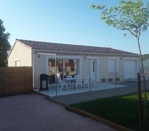 Maison individuelle neuve avec piscine
