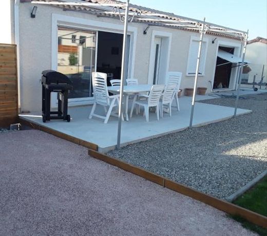 Maison individuelle neuve avec piscine