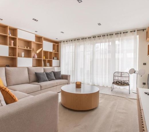 Appartement spacieux et moderne 4 chambres Ã  5mn Ã  pieds Republique