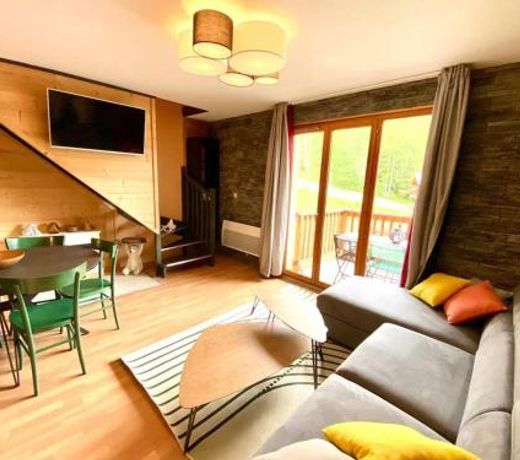 Duplex rénové - 3 CHAMBRES 8 PERS dernier étage