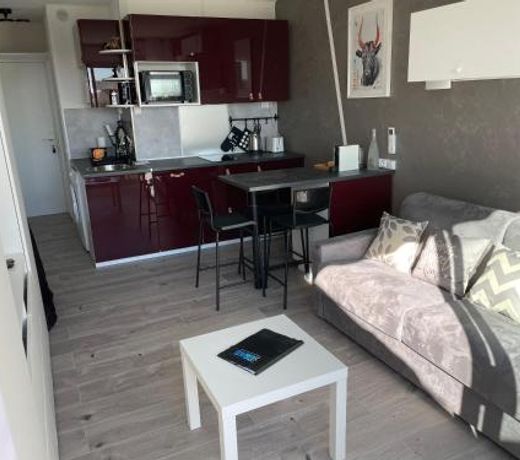 Superbe studio, terrasse, piscine, parking