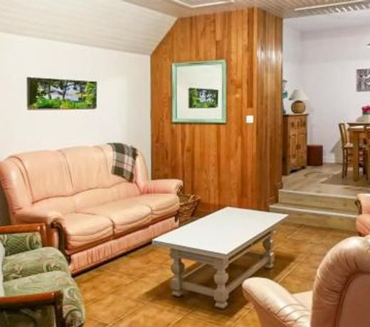 Amazing home in Le Faout with WiFi and 3 Bedrooms