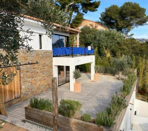 Magnifique villa avec piscine, vue mer