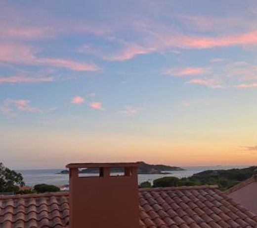 CAP SUD 83 APPART VUE MER 200m plages