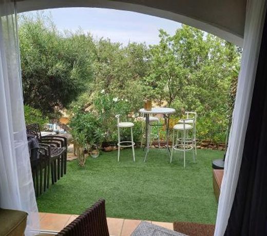 Charmant T2 de 34m2 en Résidence de standing à Grimaud - Piscines - Jardinet - Plein coeur du Golfe de St Tropez- Pleine nature