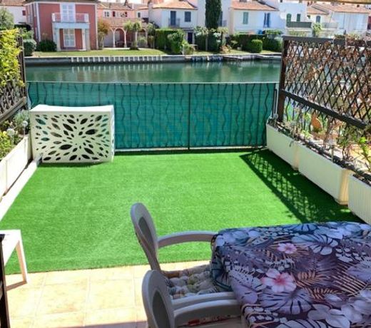 Appartement rue de l'amarrage à PORT GRIMAUD avec Terrasse vue canaux et garage
