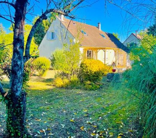Villa Giulia sur terrain 1000m2 arbore 5min Roissy CDG