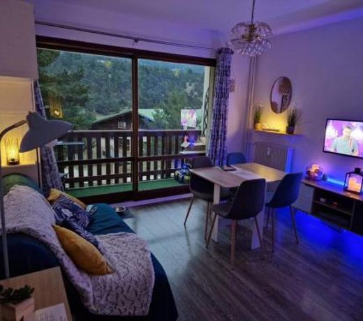 Appartement cosy, vue sur la montagne Ã  GreoliÃ¨res