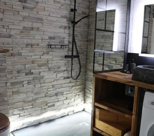 Duplex, 2 Sdb, 2 chambres, dans une impasse en centre-ville