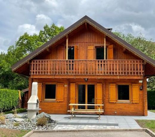 CHALET 6 PERS INDEPENDANT PROCHE CENTRE ET LAC
