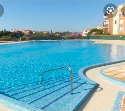 appartement au LAGON BLEU à Fréjus, garage, tennis & piscine 1200 M2