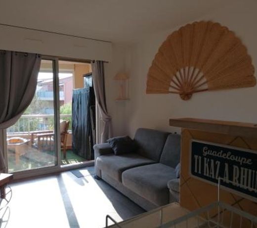 appartement au LAGON BLEU à Fréjus, garage, tennis & piscine 1200 M2