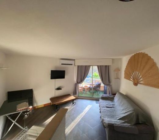 appartement au LAGON BLEU à Fréjus, garage, tennis & piscine 1200 M2