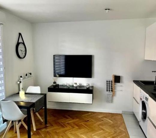 Superbe studio lumineux haut de gamme tout confort