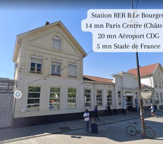 Tout equipe, 10mn RER B Paris - CDG, parking rue gratuit aprÃ¨s 19h, 4Ã¨me etage, escaliers