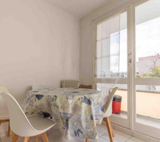 T2 calme et spacieux Plumerette , Creteil -Ideal Pro