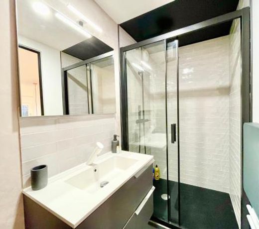 LE ROSACKER - Appartement 2 chambres - 2 salles d'eau - Terrasse bois - Stationnement gratuit 2 places en enfilade - Centre Ville