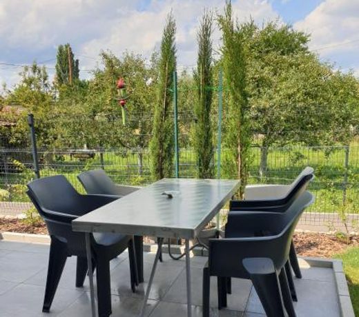Appartement avec terrasse, jardin et double garage