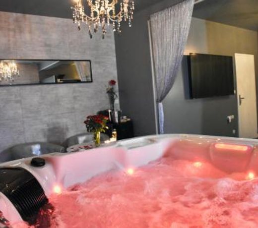 Nuit privee avec Jacuzzi