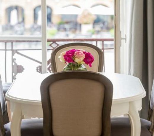 Suites Mana - Suite Bleu Pacifique - Place Ducale avec Parking prive inclus