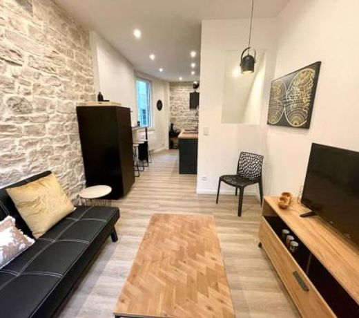 APPARTEMENT 1 CHAMBRE AVEC ENTREE INDIVIDUEL