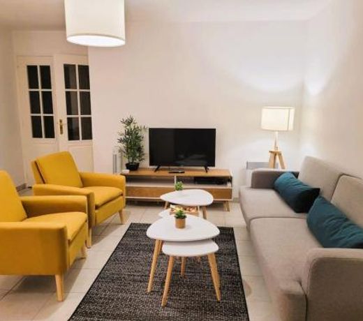 Magnifique Appartement renove 2 chambres et balcon