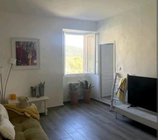 Appartement Vue mer en plein centre de Cargese