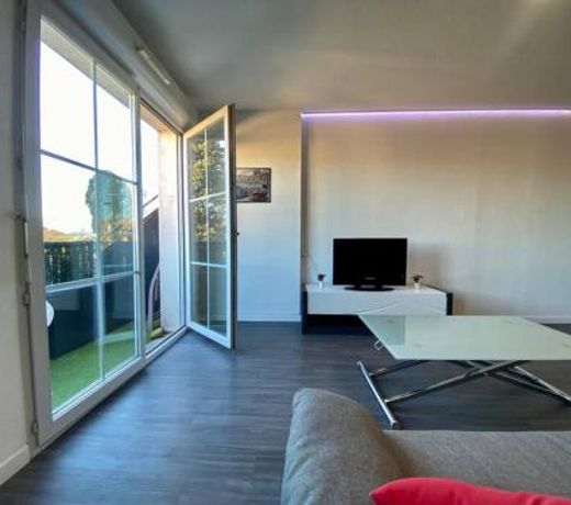 Le 24 fevrier - Lumineux avec balcon et parking gratuit