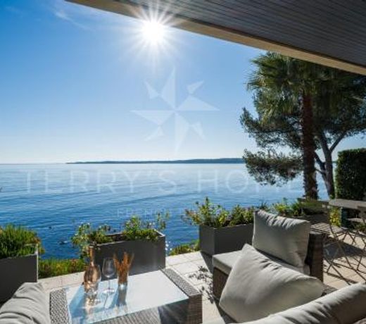 ADRIANA by Terry's Homes WATERFRONT SEAVIEW BEACH